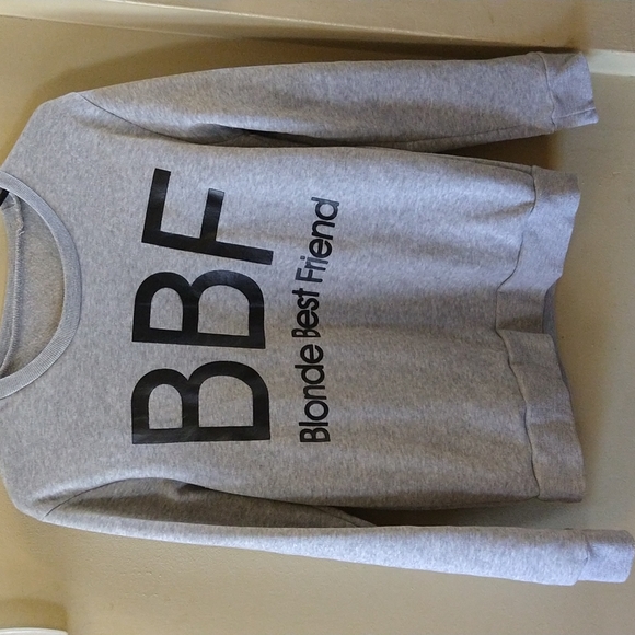 no brand Tops - Long sleeved gray sweatshirt.